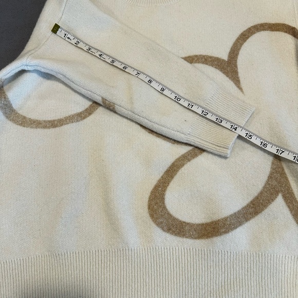 Le Lis Women’s small Cream Pullover Sweater Large Floral Daisy Outline Crew Neck - Picture 4 of 16